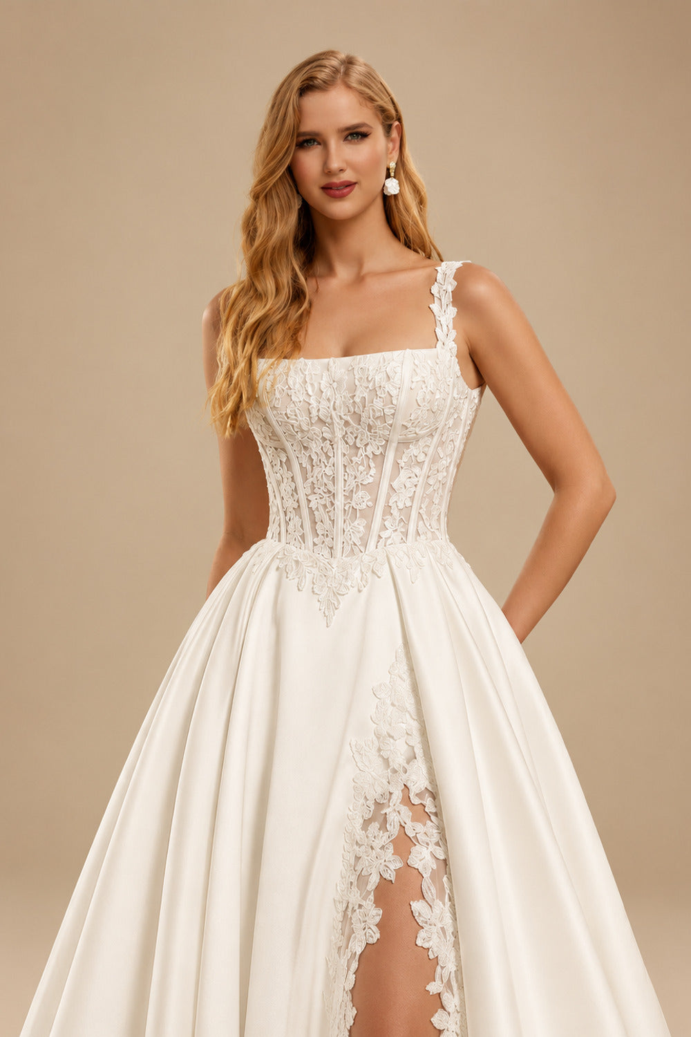 Rutipo Ivory Ball-Gown Square Neckline Sleeveless Chapel Train Lace Wedding Dress With Appliques Lace