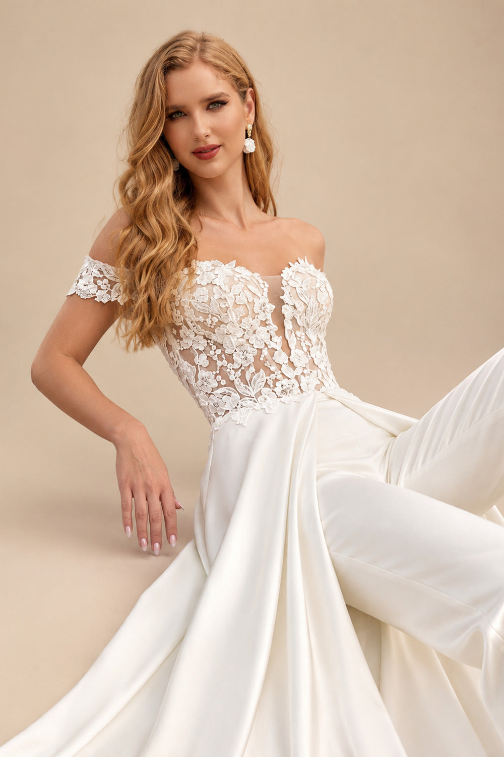 Rutipo Ivory Jumpsuit/Pantsuit Off-The-Shoulder Sleeveless Court Train Tulle/Crepe Satin Wedding Dresses With Appliques Lace