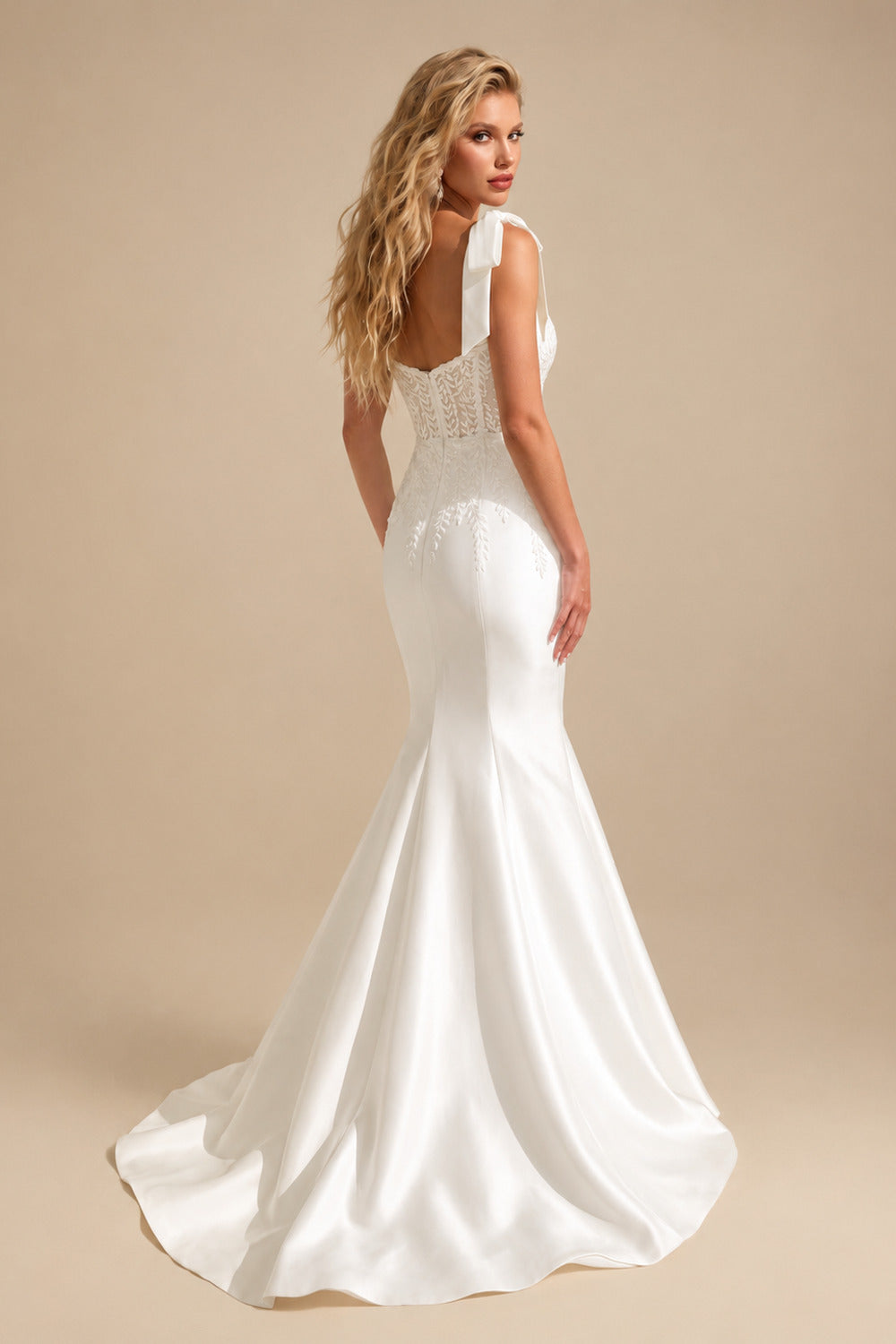 Rutipo Ivory Trumpet/Mermaid Plunge Neck Sleeveless Sweep Train Satin Wedding Dresses With Appliques Lace